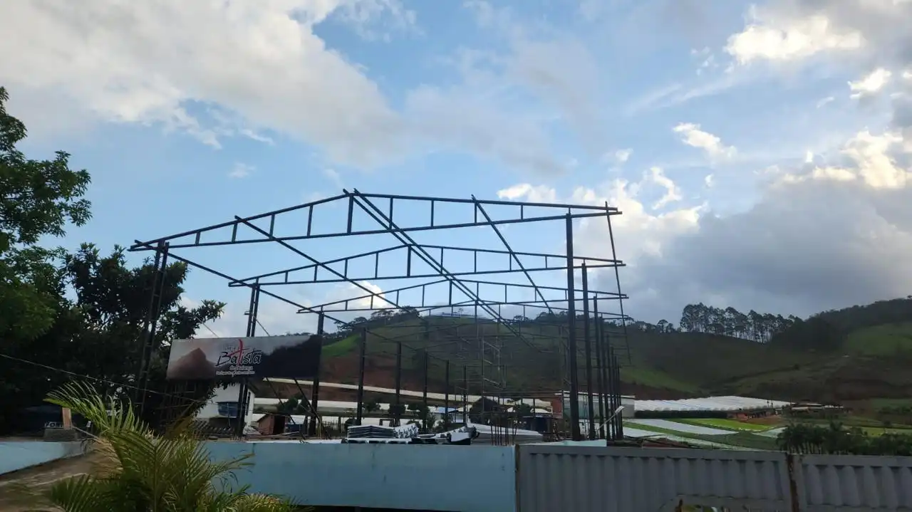 Estrutura Metálica Pesada e Cobertura Termoacústica para Galpão - Serralheria no Jacarepaguá, Rio de Janeiro RJ