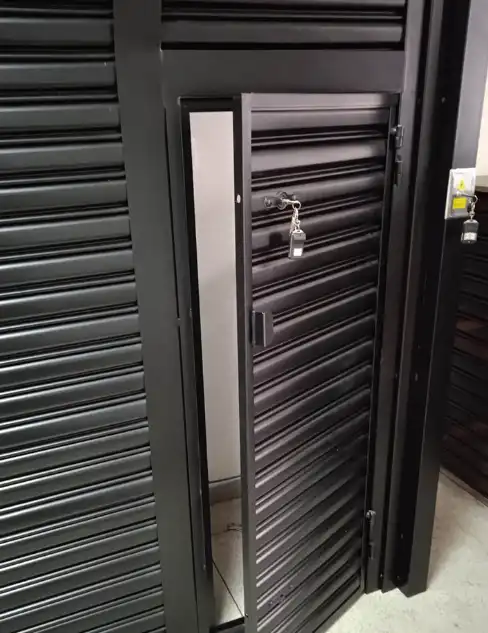Porta de Aço Automática Microperfurada Transvision para Comércio - Serralheria no Centro, Rio de Janeiro RJ